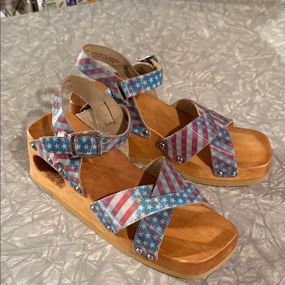 Dr. Scholl’s Wood Star-Spangled Sandals - Size 9